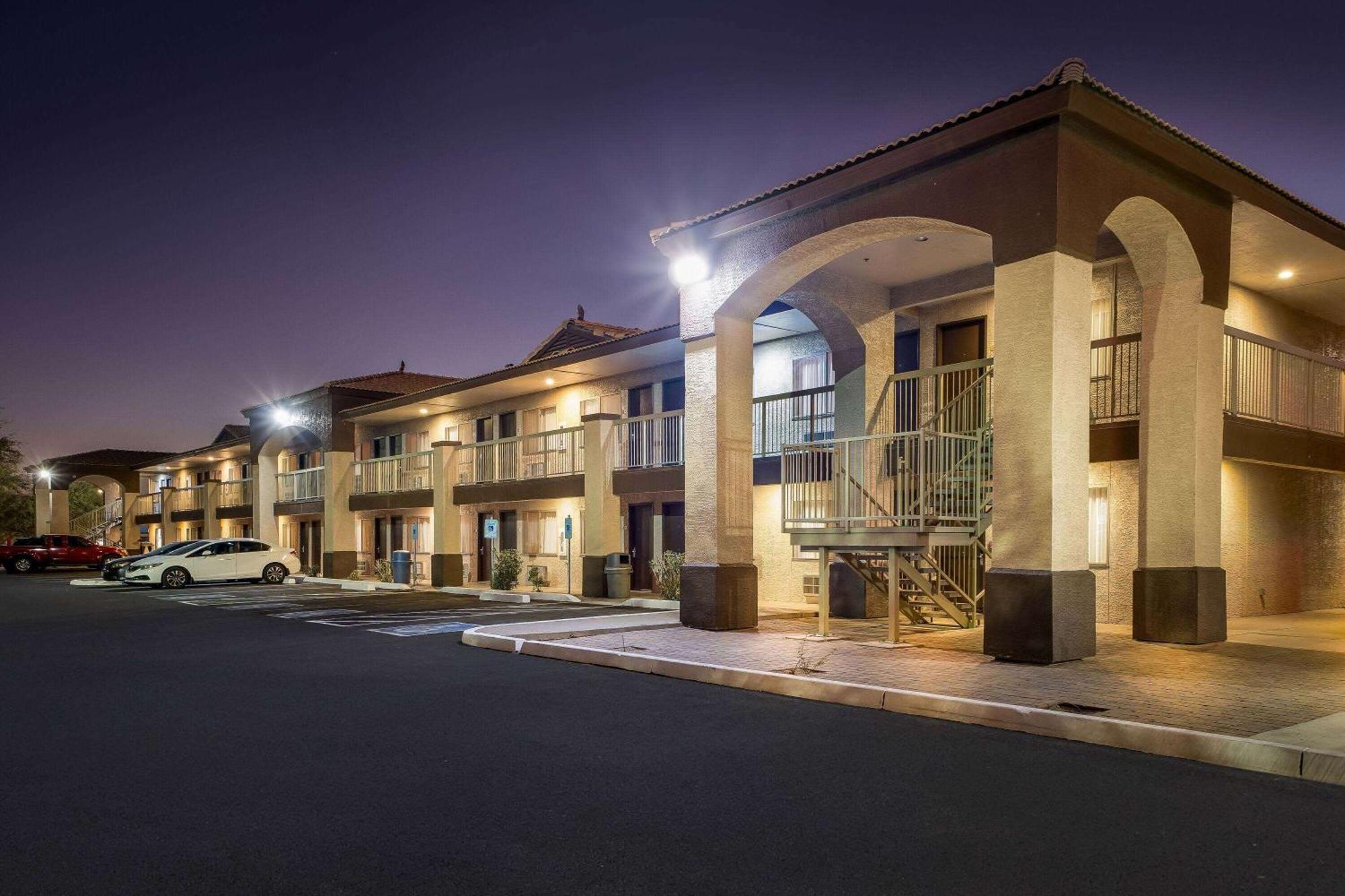 Days Inn By Wyndham בקאיי מראה חיצוני תמונה