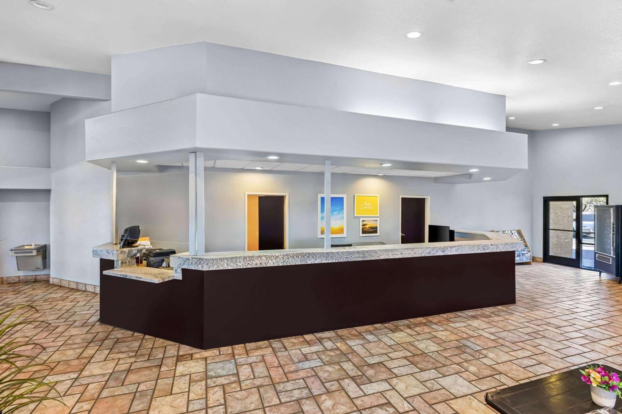 Days Inn By Wyndham בקאיי מראה חיצוני תמונה